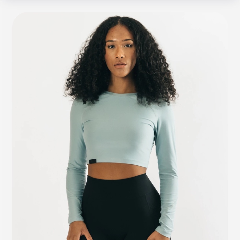 Alphalete collective long sleeve crop